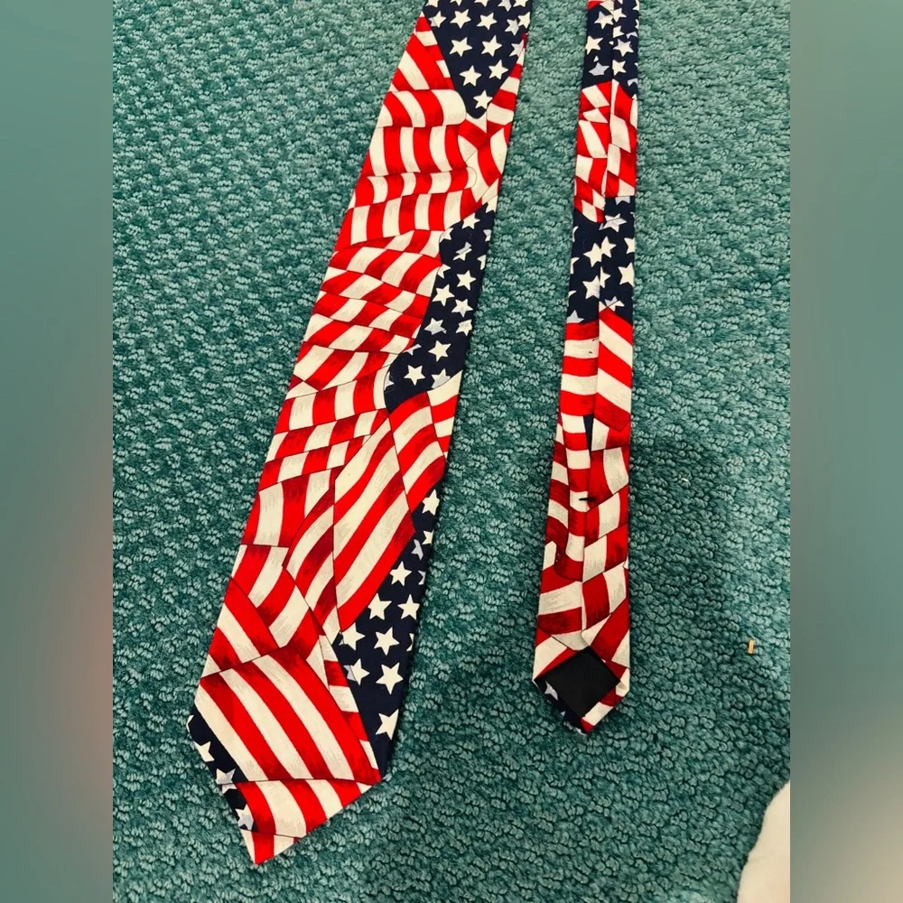 TIE ONE ON Patriotic American Flag Tie